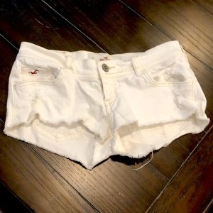 COPY - HOLLISTER WHITE JEAN SHORTS